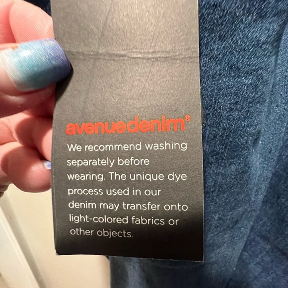 30W NWT Rolled Cuff Jeans, Girlfriend Premium Stretch - Picture 7 of 7